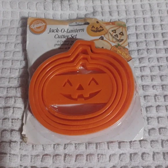 Orange Jack-O-Lantern Cookie Cutter Set - Picture 2 of 4